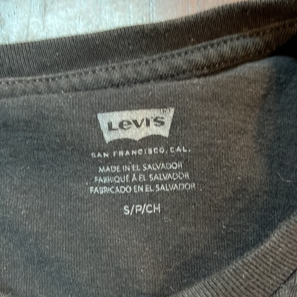 Mens small Levi shirt - Picture 2 of 2